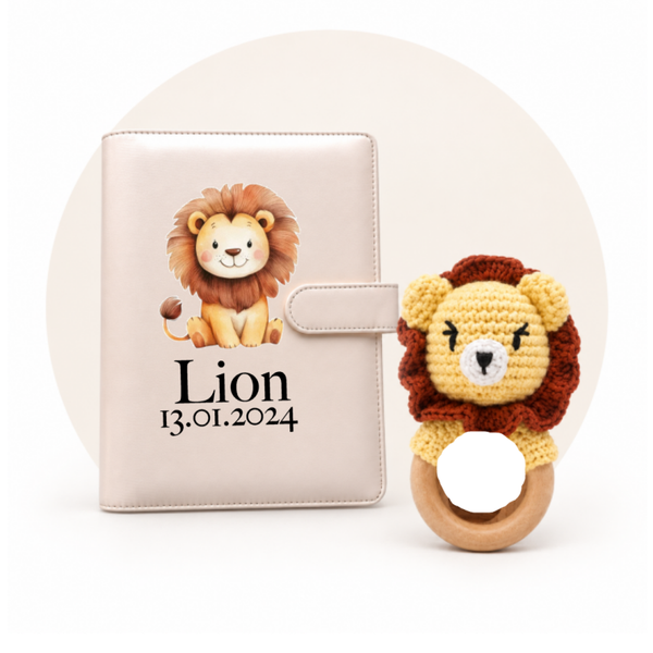 2er-Set Löwe Leo – Rassel & Premium-Gesundheitshefthülle