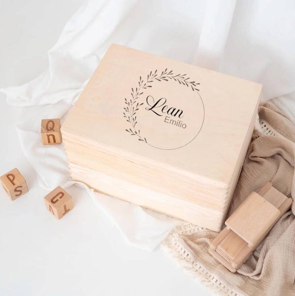 Erinnerungsboxen mit Schwarzem Acryl Namen