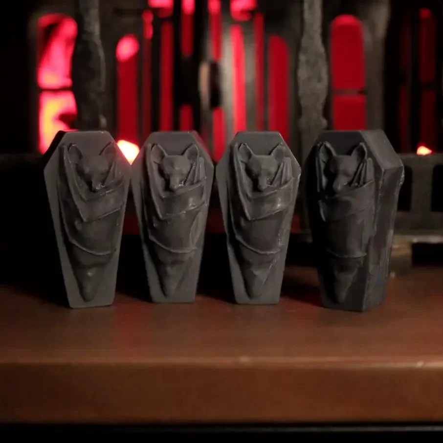 Lucius Bat Wax Melts - Blood moon 4st
