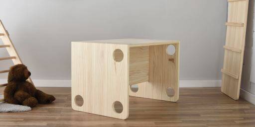 Mesa Montessori. Muebles infantiles artesanales de madera maciza natural. Inspirados en el método Montessori. Muebles educativos que fomentan la imaginación y la autonomia de los niños y niñas. Ludokids. Myludokids.