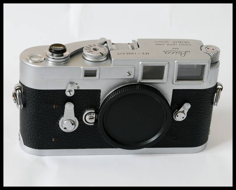 Leica-3.jpg