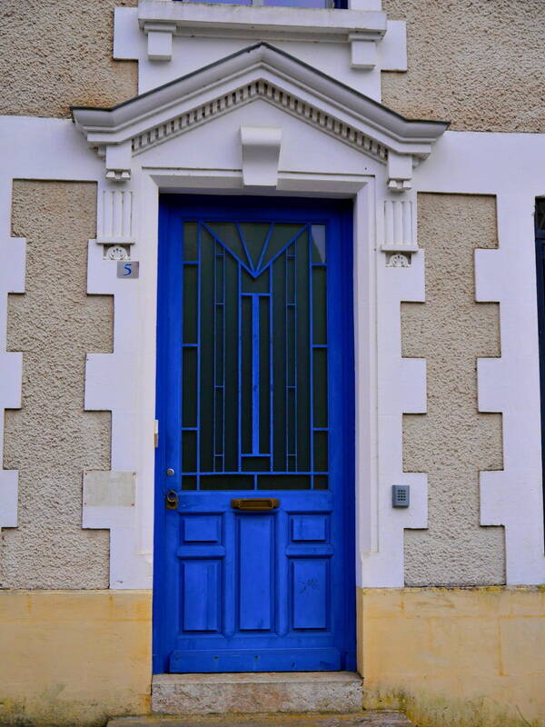 blue-door_resize-standard-yzgbir.jpg