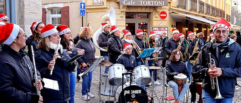 christmas-carol-french-style-chal-standard.jpg