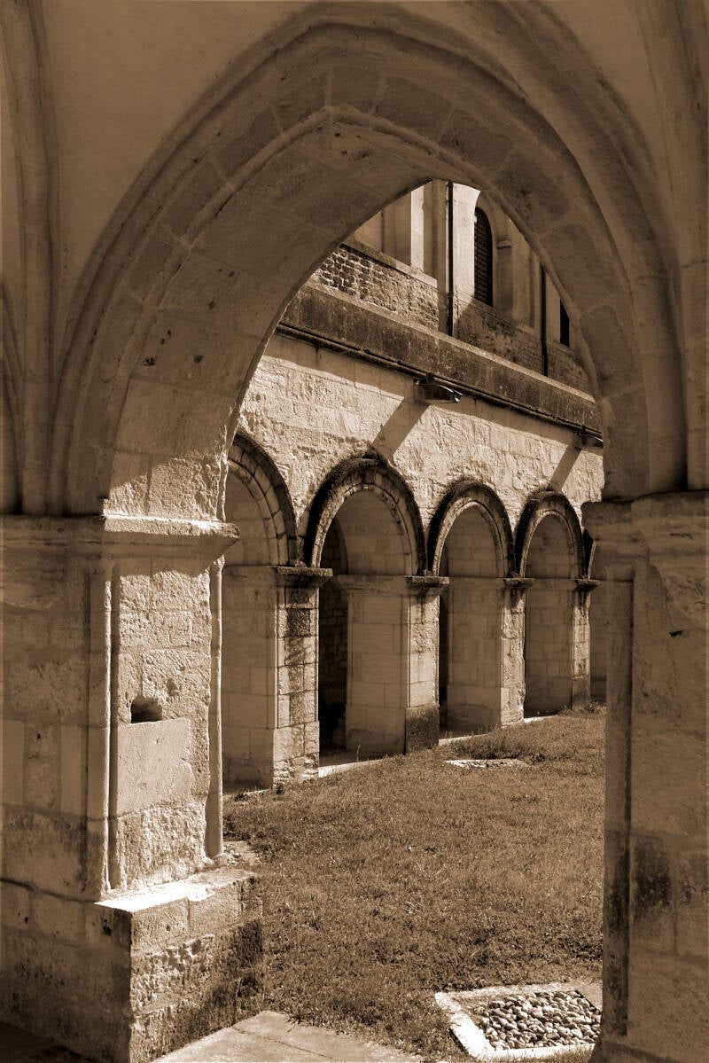 cloister_stfrontcathedral_v2-standard.jpg