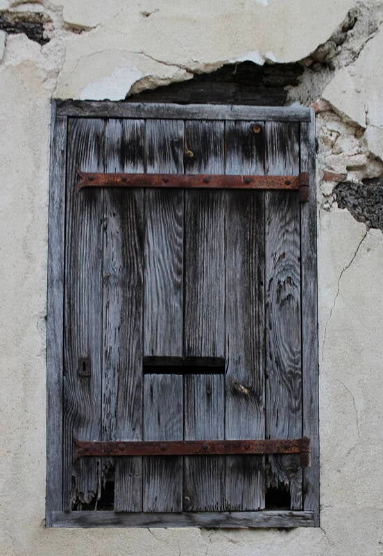 derelict-shutter_resize-standard.jpg