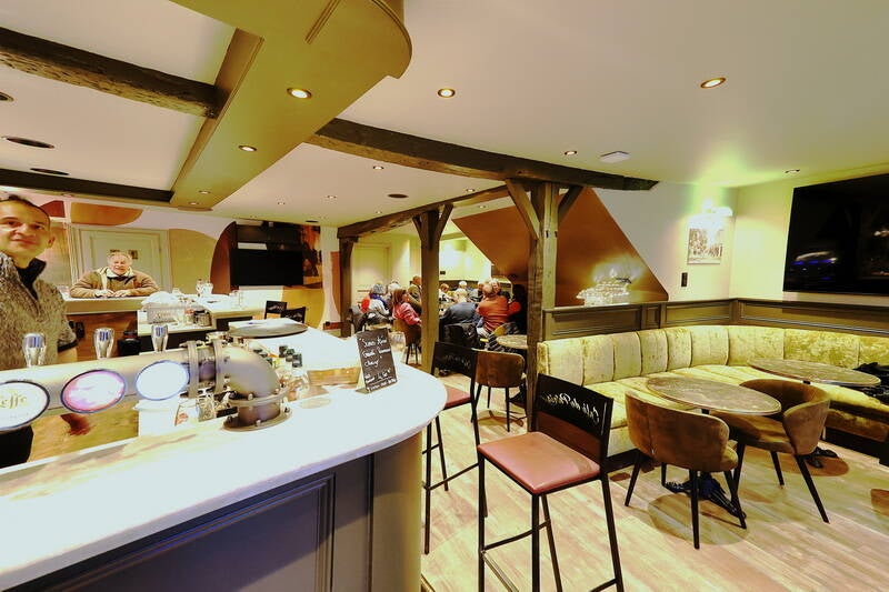 kg_cafedeparis_1_resize-standard.jpg