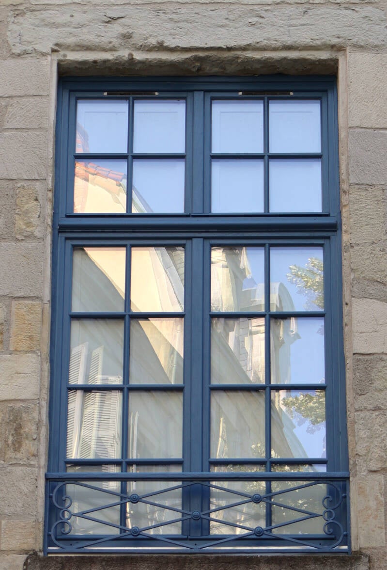 pane-reflections-shadowreflections-standard.jpg