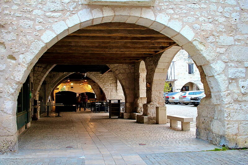 patterns-shapes-eymet-arches_resize-standard.jpg