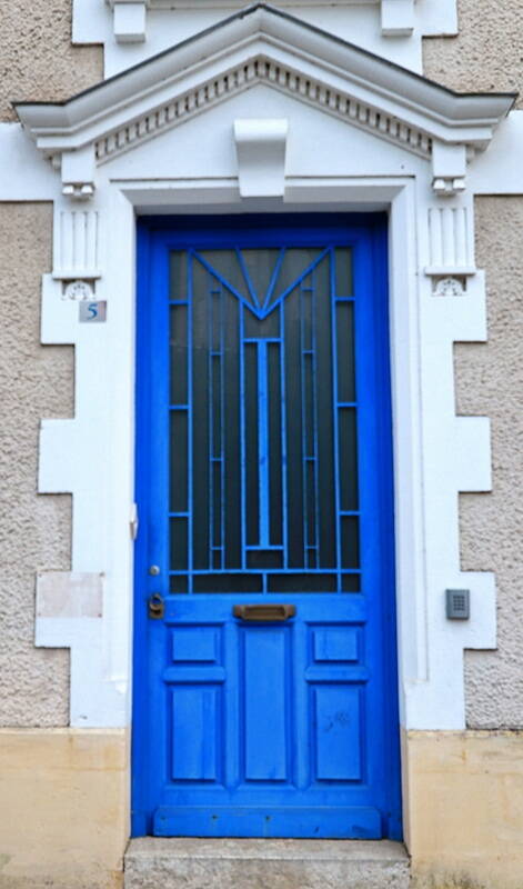 red-yellow-blue-blue-door_resize-standard.jpg