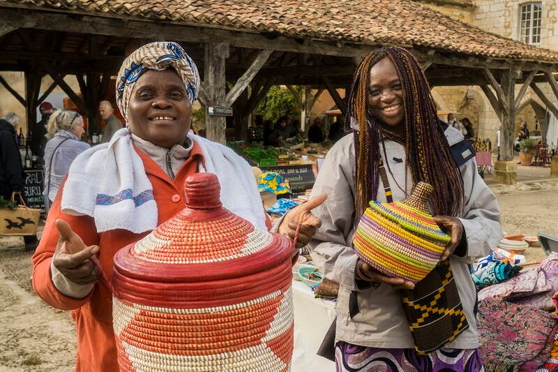 stall-holder-african-baskets-standard.jpg