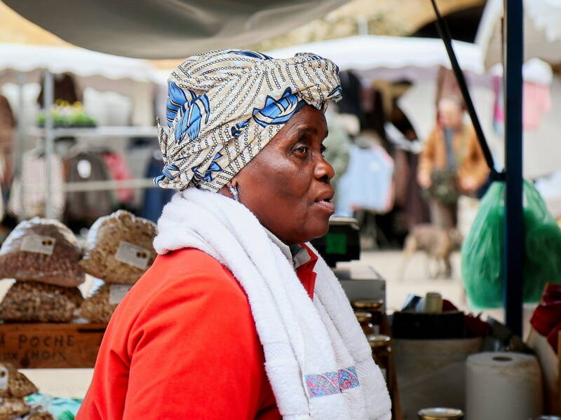 stallholder-peanut-seller-standard.jpg