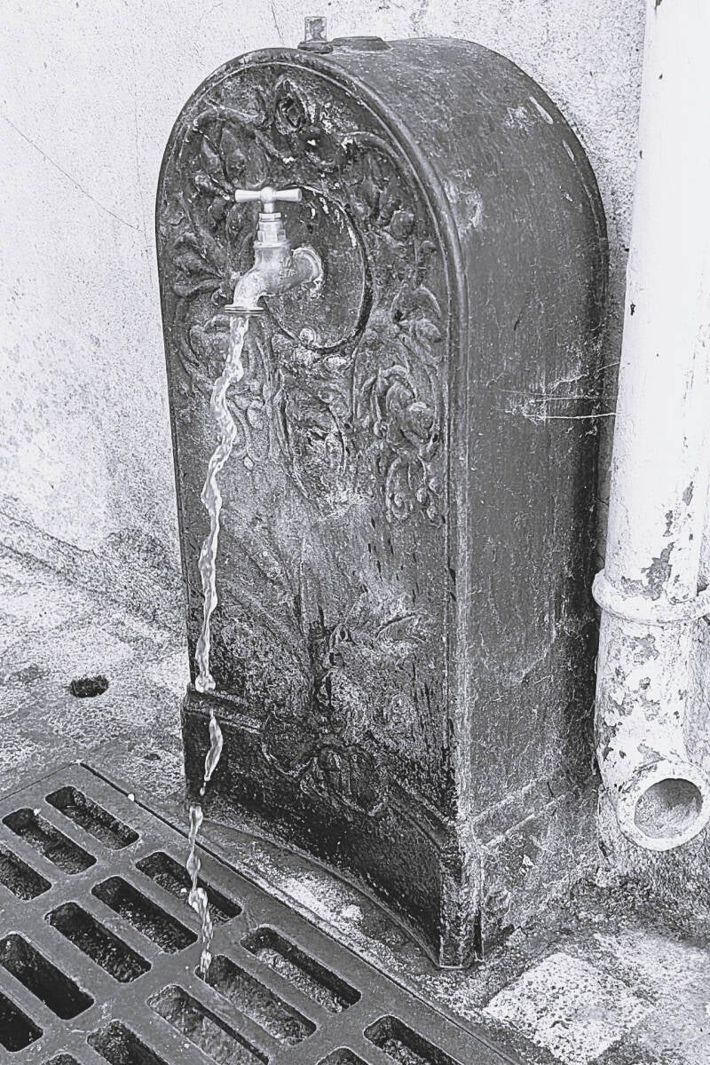 the-running-tap-water-standard.jpg