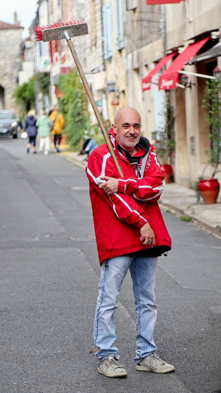 unudual-red-sweeper-standard.jpg