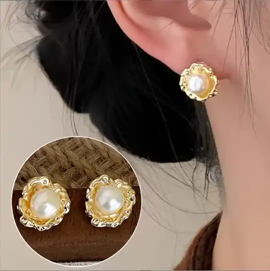 Goldene Ohrringe Modeschmuck Blume mit Perle