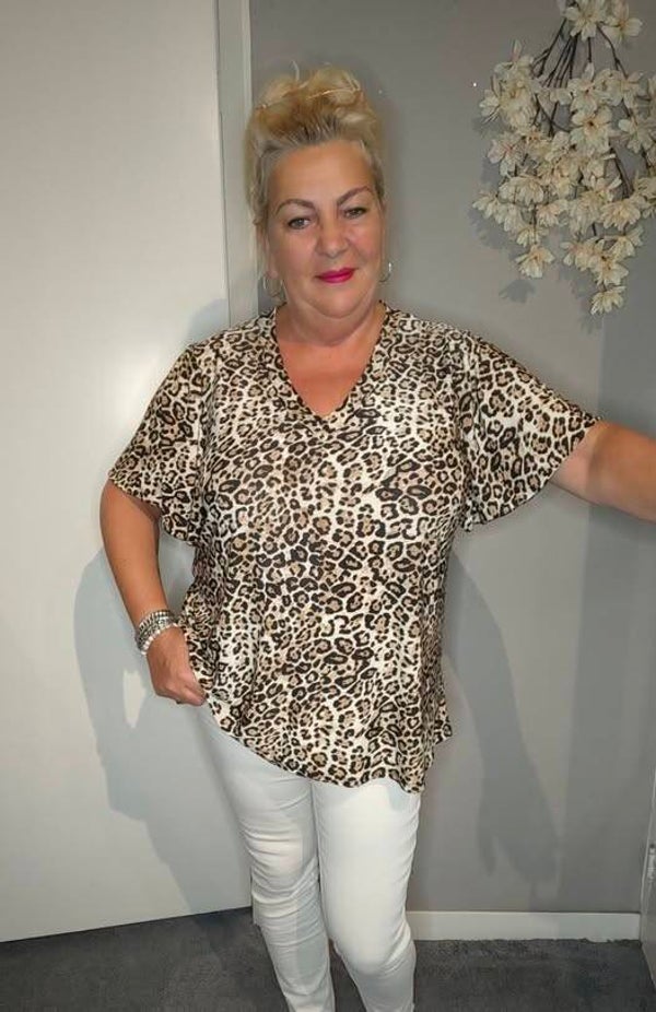 travelstof shirt met V-hals en Leopard print