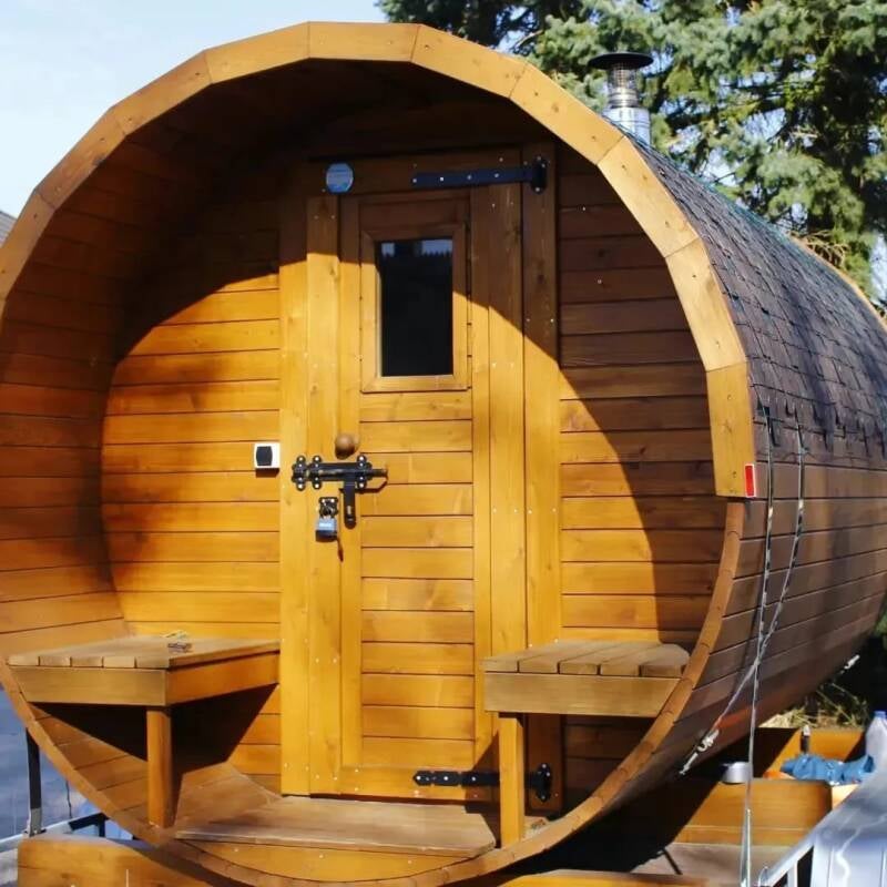 Die rund Sauna mit Terrasse.jpg
