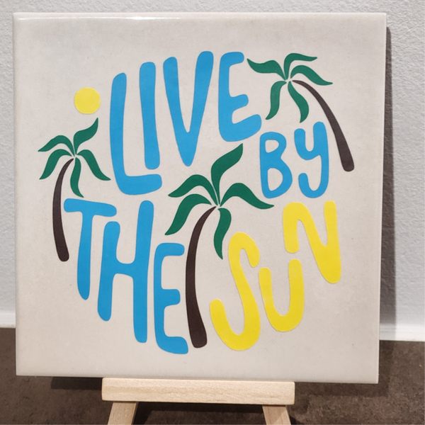Tegeltje live by the sun