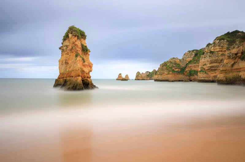 lagos-cliffs-1-standard-aclfc1.jpg