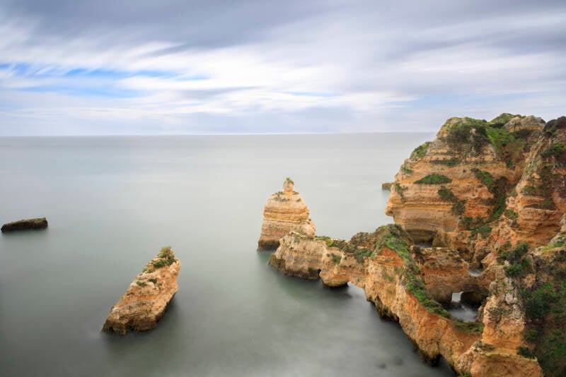 lagos-cliffs-6-standard-tzfkc1.jpg