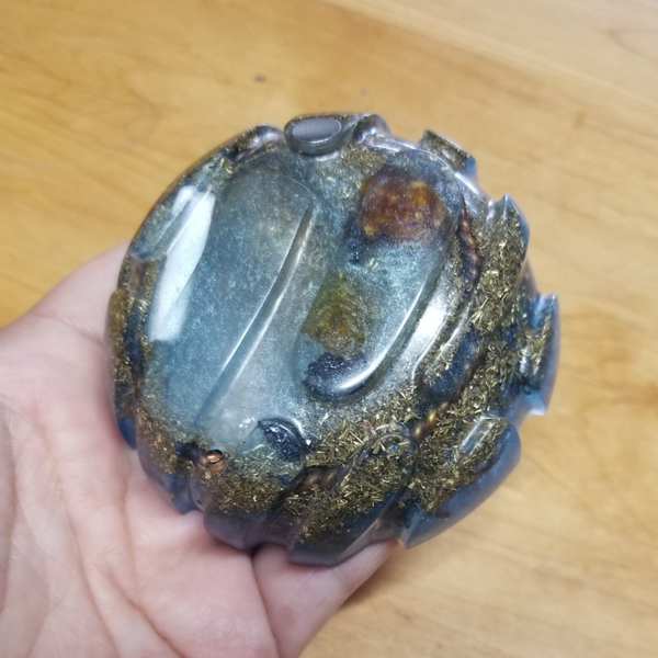 Orgonite Concha Puck