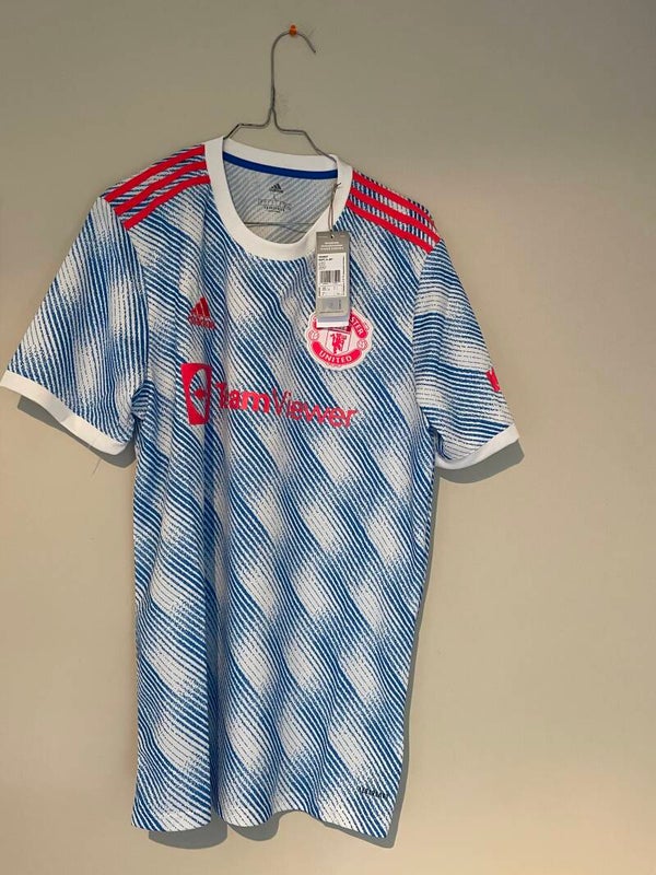 Manchester United 2021-2022 away shirt
