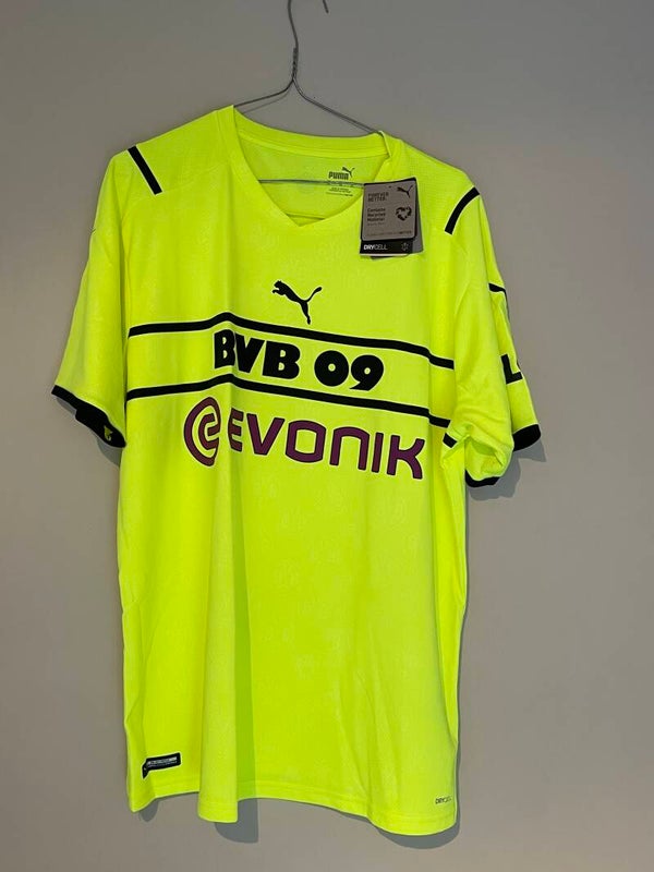Borussia Dortmund 2021-2022 cup shirt