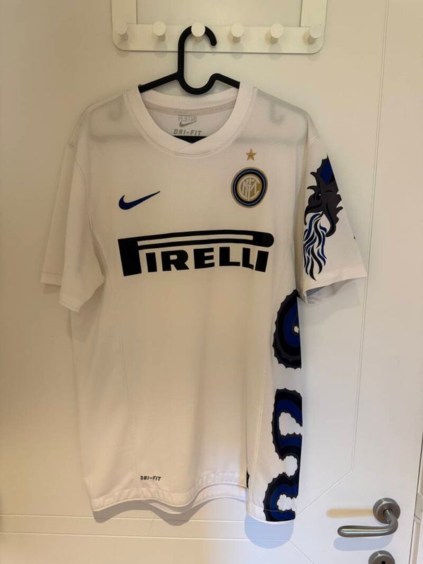 Inter Milan 2010-2011 away shirt