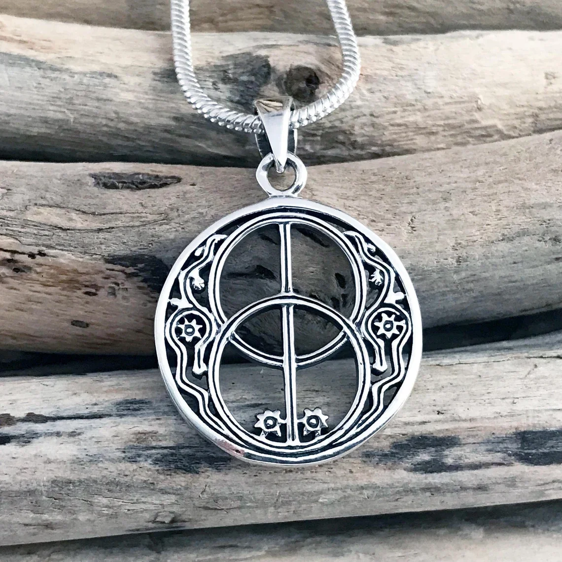 Pendentif Vesica Piscis création naissance union du spirituel et du physique