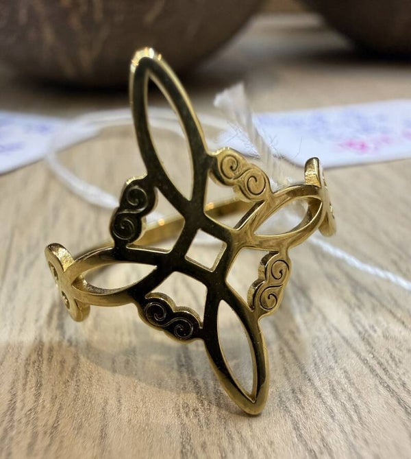 Bague dorée Noeud de sorcière