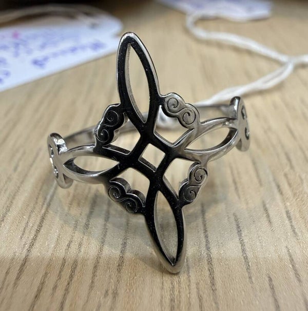 Bague Argenté Noeud de sorcière