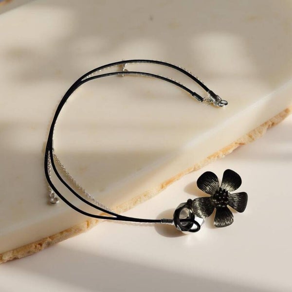 Flower and silvery ring bracelet