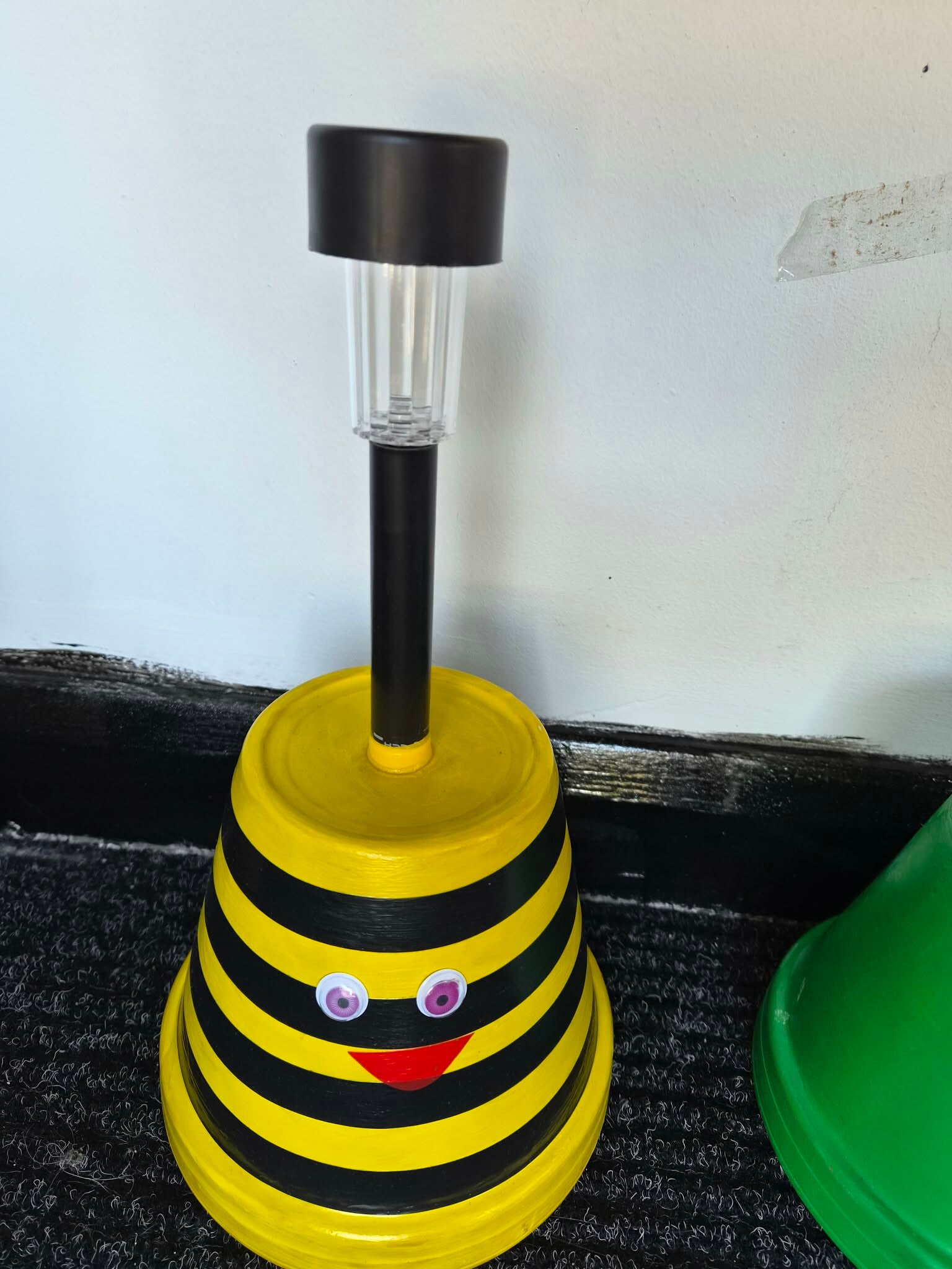 Solar Buddie Wasp