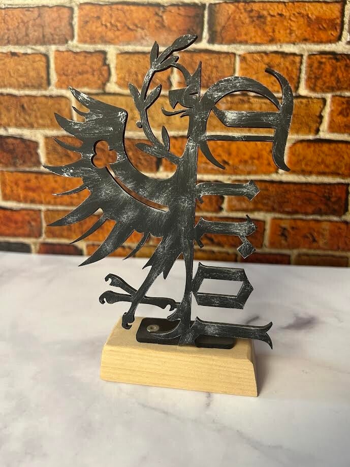 "Tiroler Adler" Tischfigur auf Holzsockel