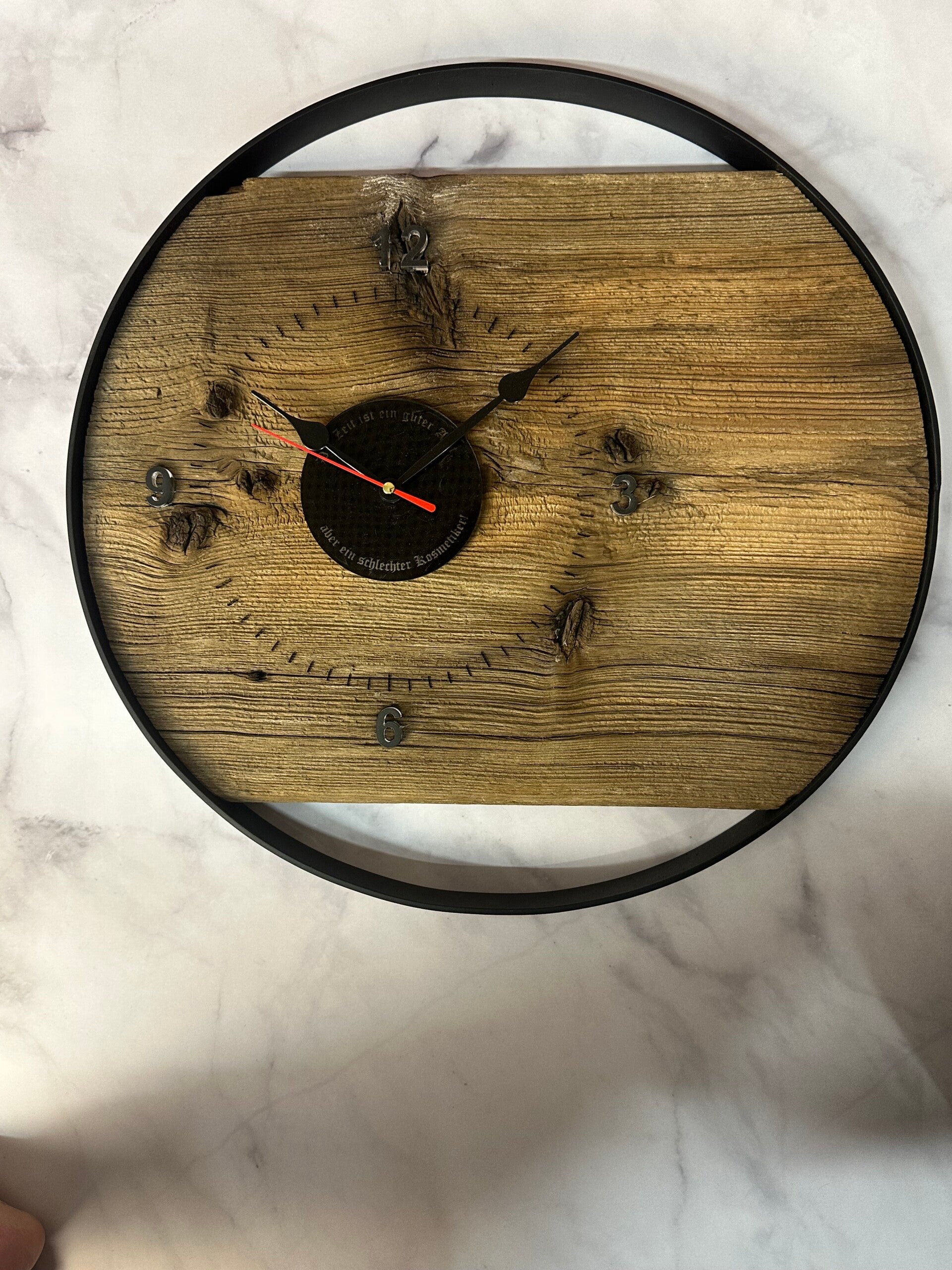 Holz-Uhr