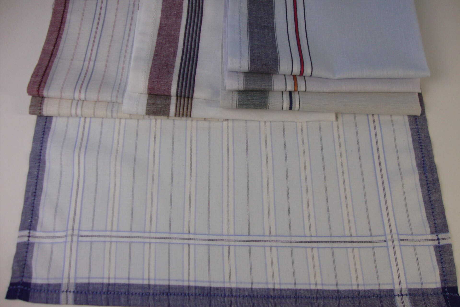 Heren zakdoek 100 % katoen met ajour zoom