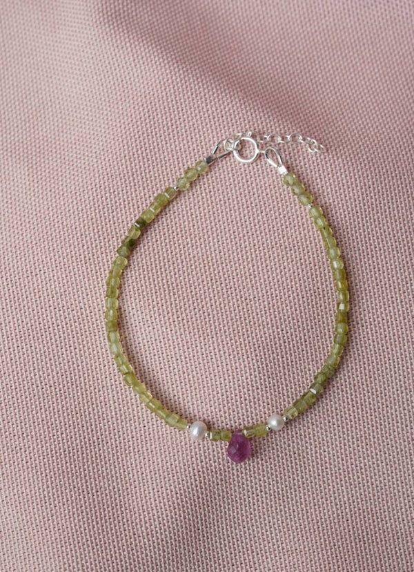 Armband Peridot & Robijn