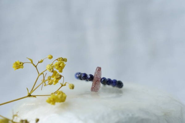 Lapis lazuli en Aardbeien kwarts