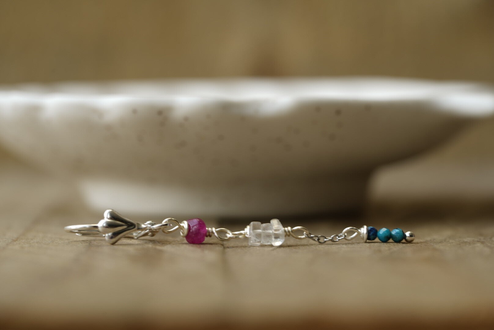 Oorbellen Robijn & Maansteen