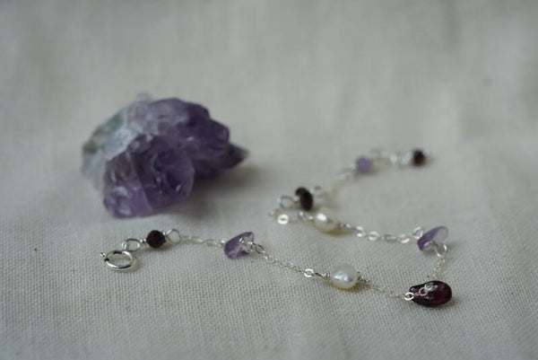Armband granaat, amethist en zoetwaterparel