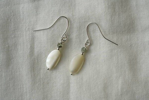 Oorbellen Parelmoer & Prehniet