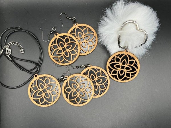 Bijoux & Porte-clés personnalisés en bois Mandala 1 – prénom gravé | Cadeau artisanal