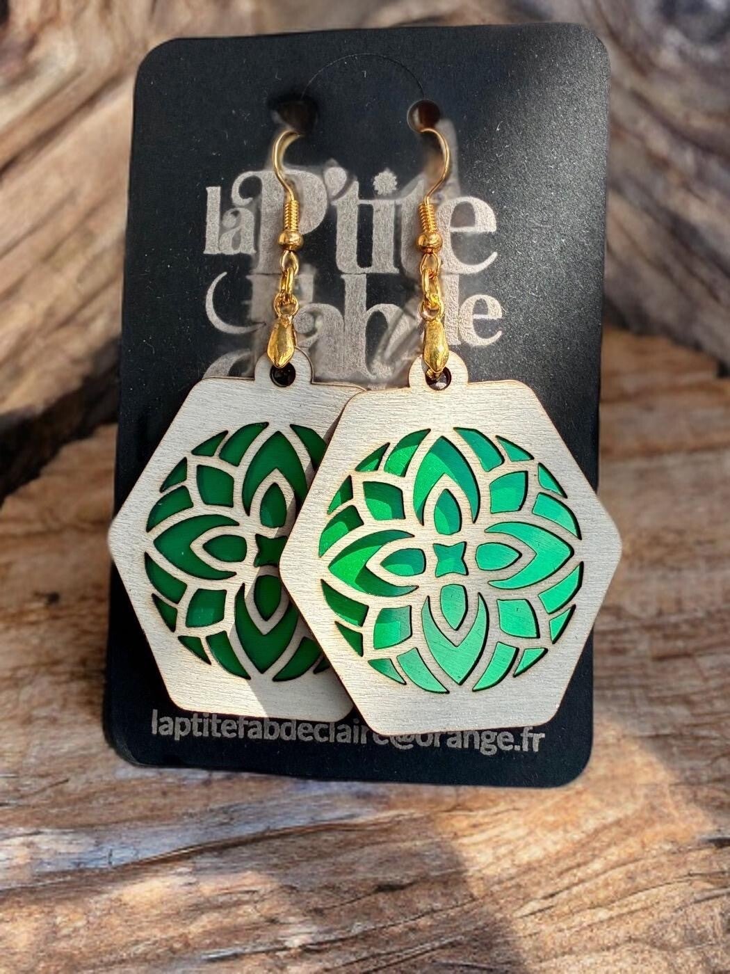 Boucles d’oreilles artisanales en bois et aluminium