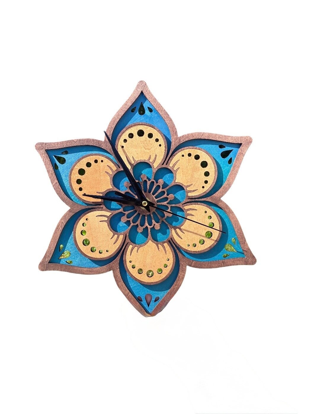 Horloge mandala Fleur  bois de tilleul 30 cm – Artisanale et silencieuse