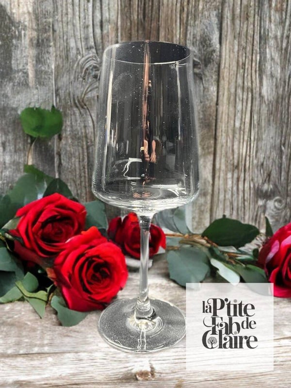 Verre à Vin Personnalisé – Un Cadeau Élégant et Mémorable