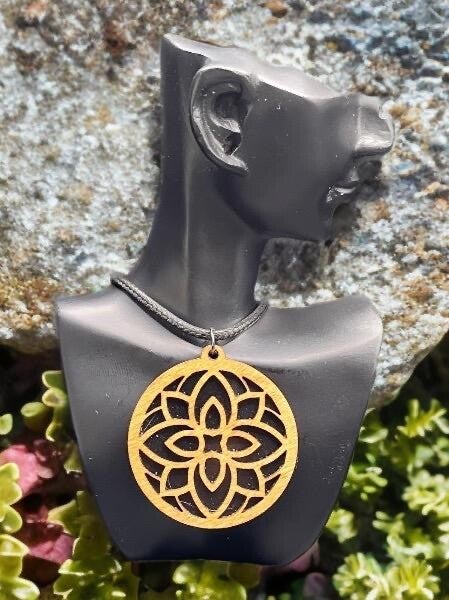 Collier Mandala bois personnalisé fait main