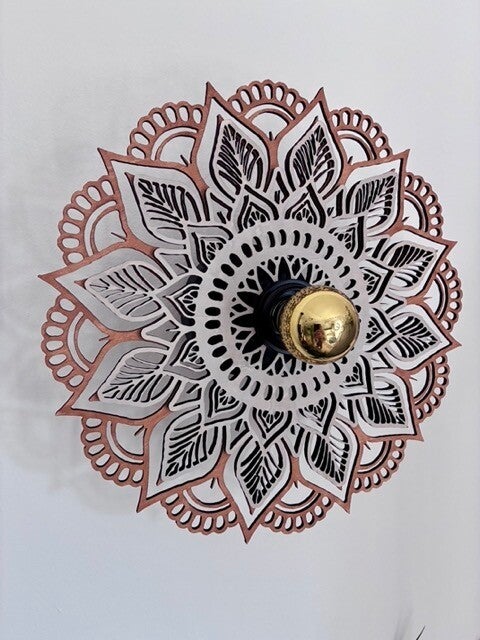 Applique murale fleur en bois mandala 30 cm – Kit complet LED E27 – Fabrication artisanale – Luminaire décoratif intérieur