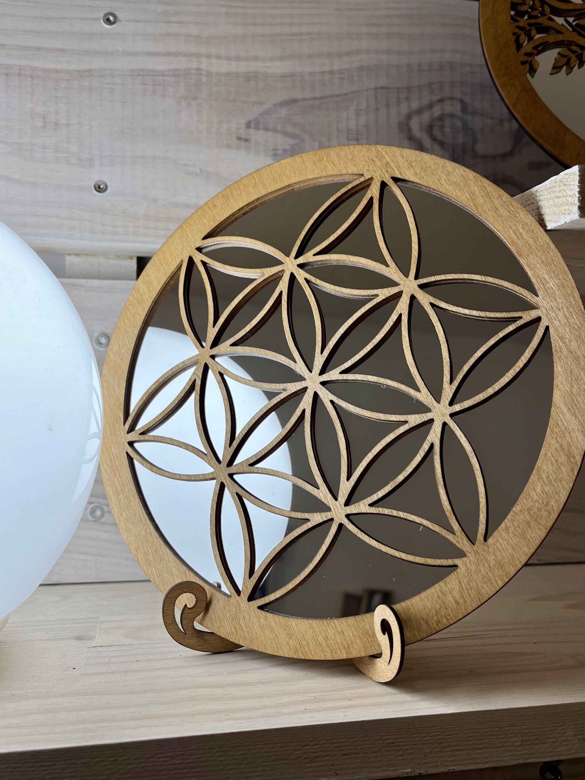 Miroir décoratif en acrylique avec Fleur de vie  en bois – Personnalisable