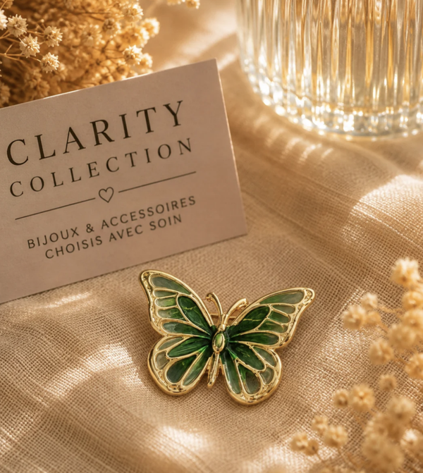 Broche papillon dorée