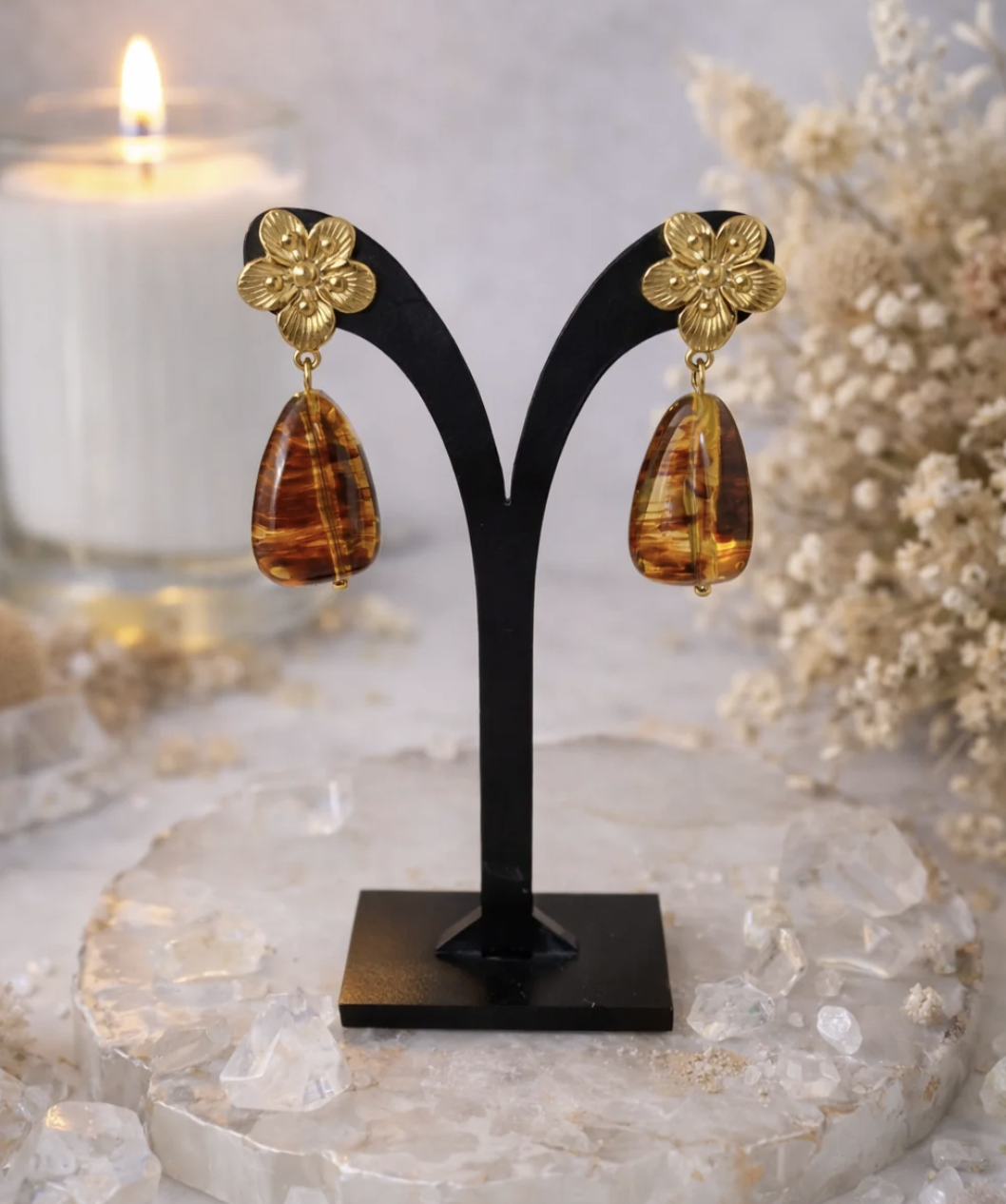 Boucles d’oreilles fleur dorée et ambre