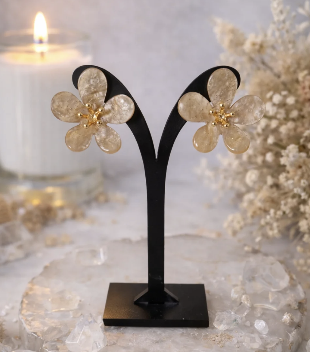 Boucles d’oreilles grandes fleurs nacrées